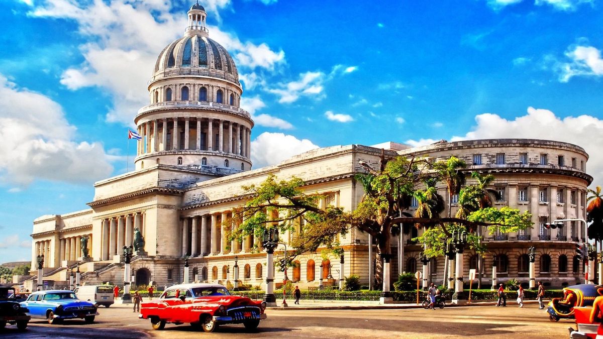 Classic Car Tour in Havana